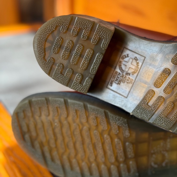 Dr. Martens Heeled Chelsea Boots - size 7 - Picture 13 of 13